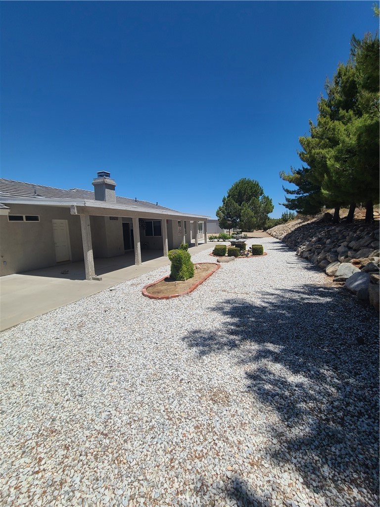 325 Canyon Road