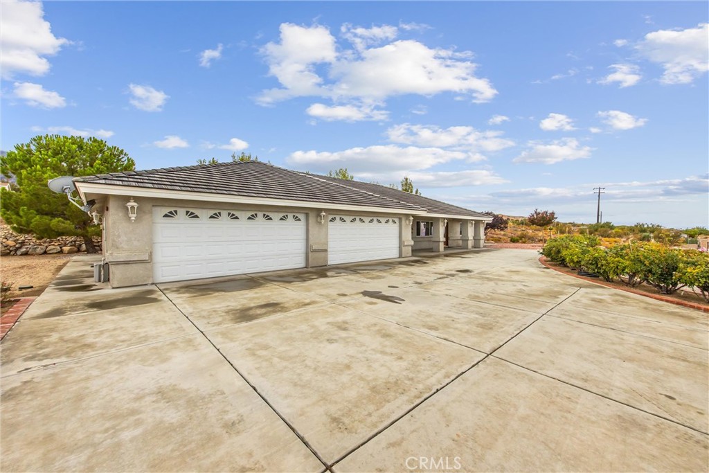 325 Canyon Road
