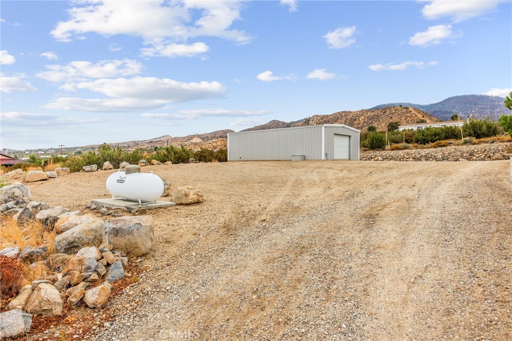 325 Canyon Road