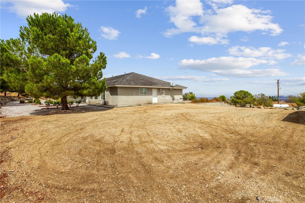 325 Canyon Road