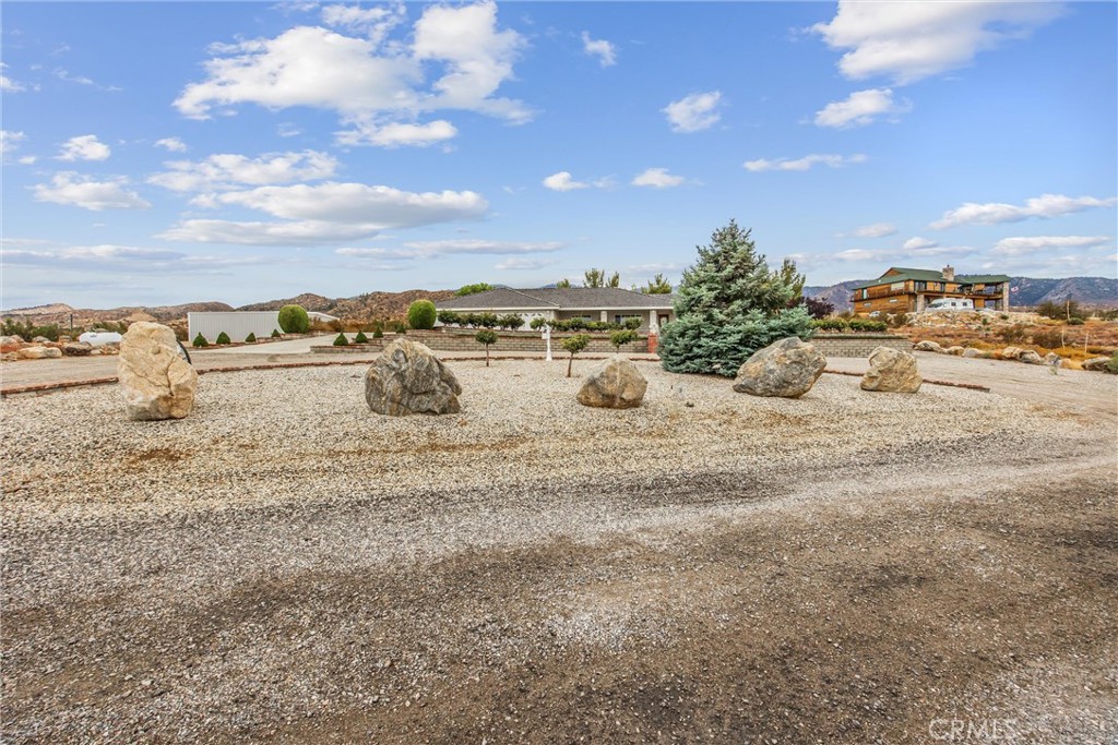 325 Canyon Road