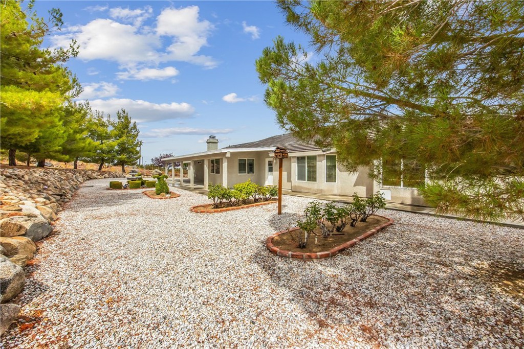 325 Canyon Road