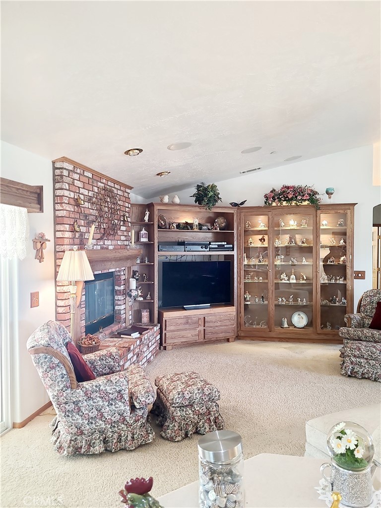 325 Canyon Road