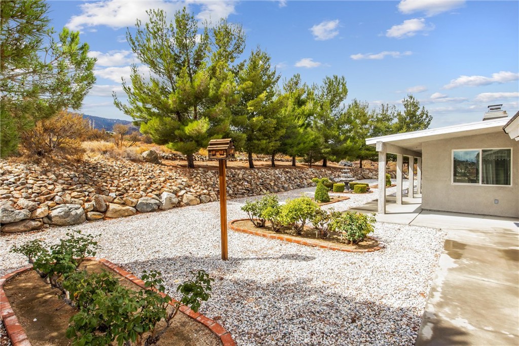 325 Canyon Road