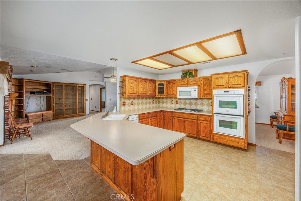 325 Canyon Road