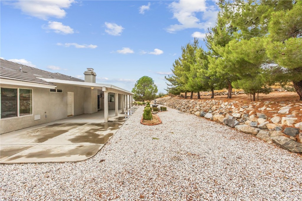 325 Canyon Road
