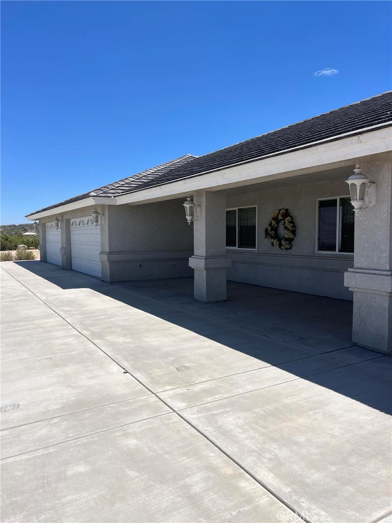 325 Canyon Road
