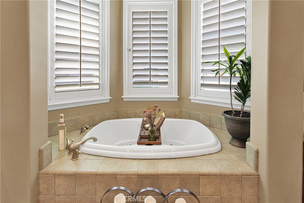 12075 Lamplighter Lane