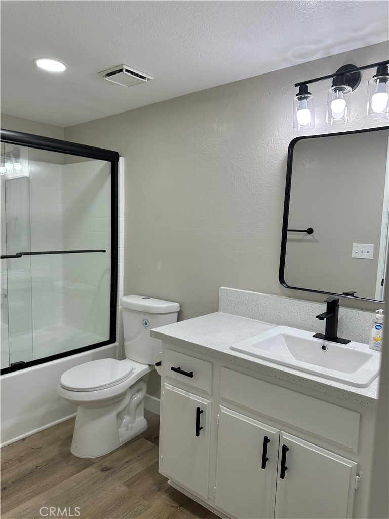 17132 Jurassic Place