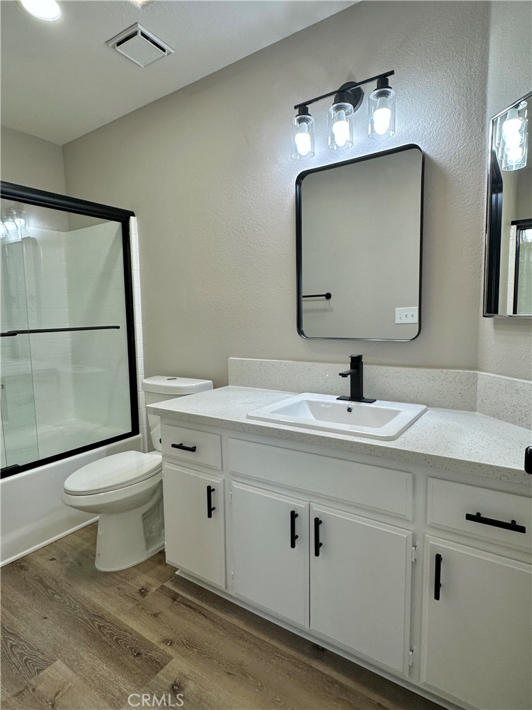 17132 Jurassic Place