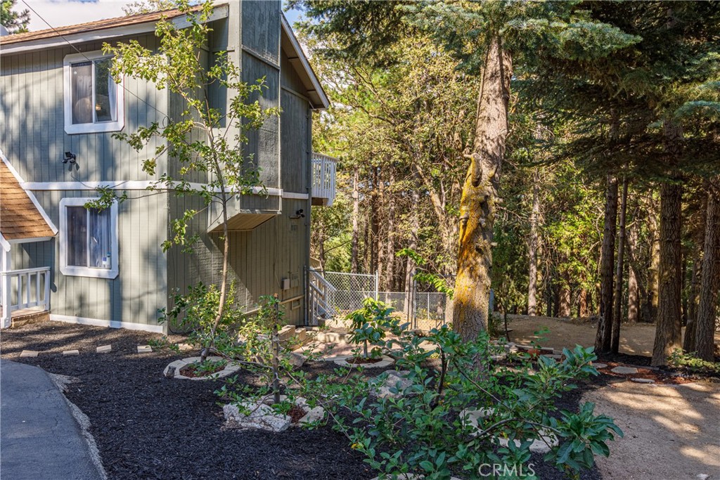 1187 Scenic Way