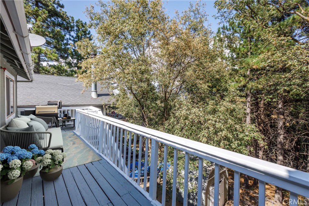 1187 Scenic Way