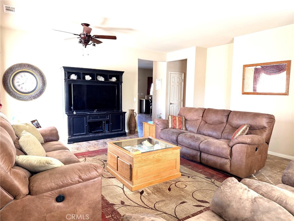 19422 Royal Oaks