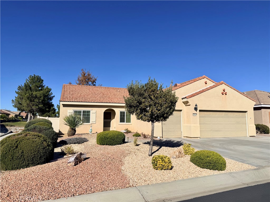 19422 Royal Oaks