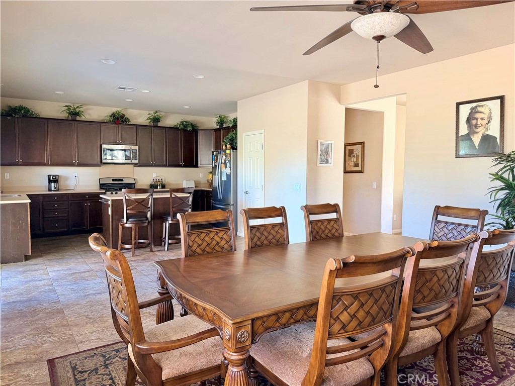 19422 Royal Oaks