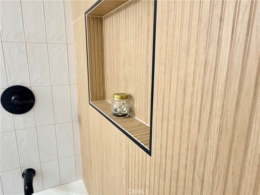 1147 N Island Avenue