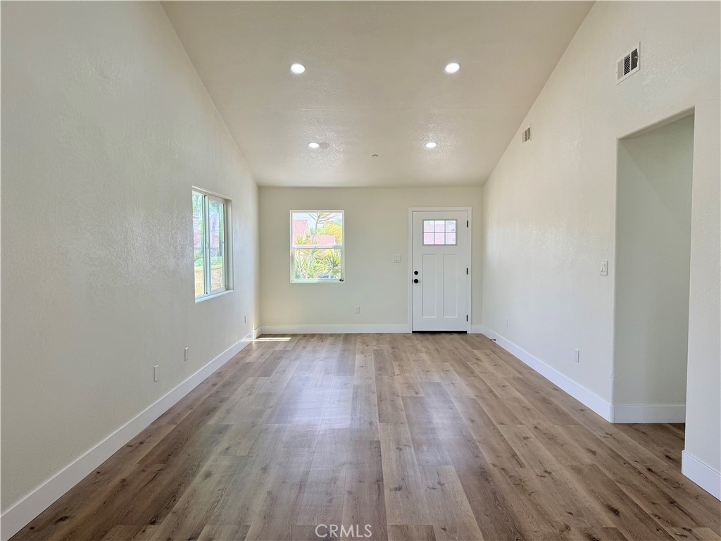 1147 N Island Avenue