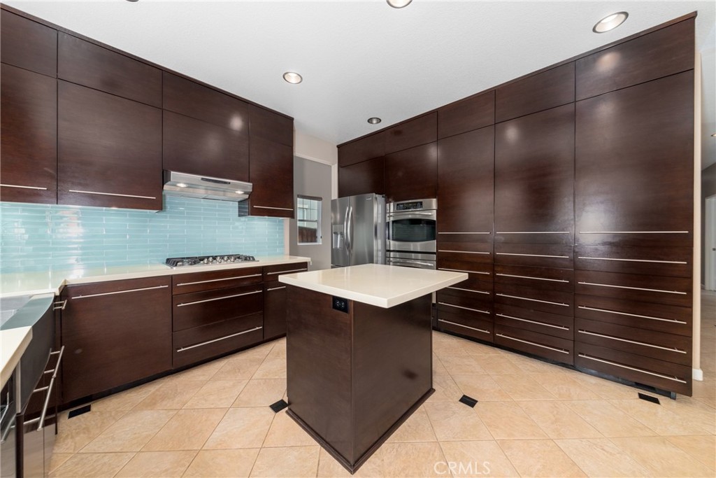 13232 Lambrusco Court