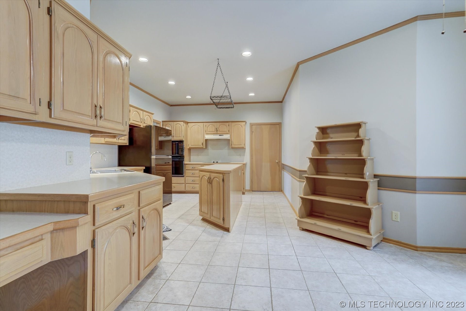 6609 E 78th Street
