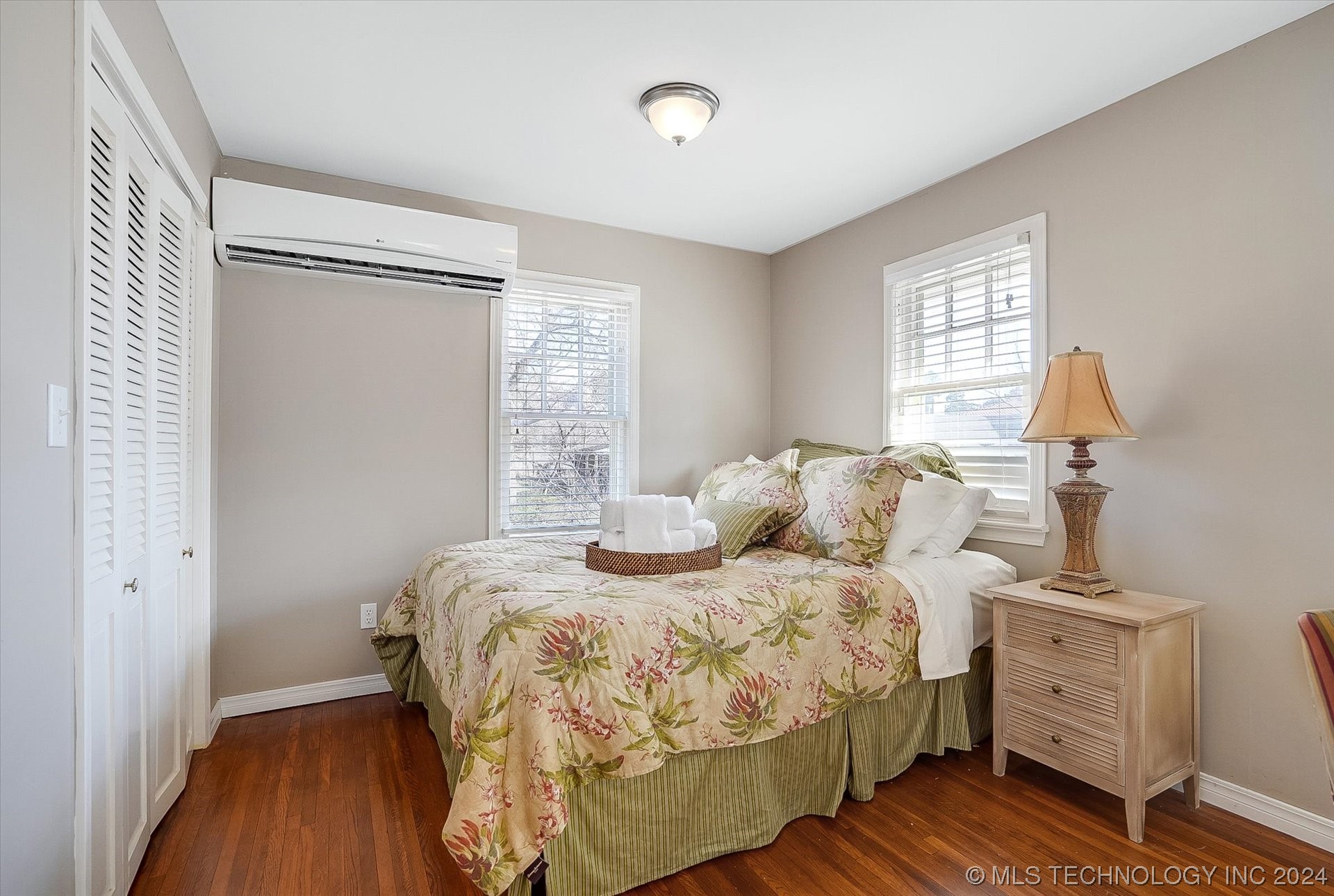 1253 E 27th Street