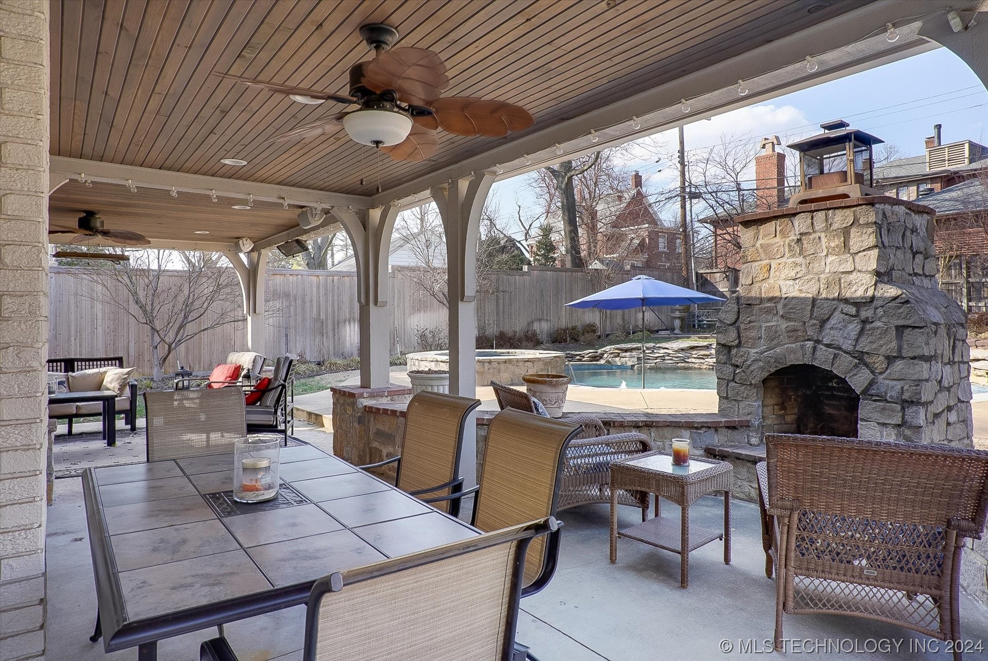 1253 E 27th Street
