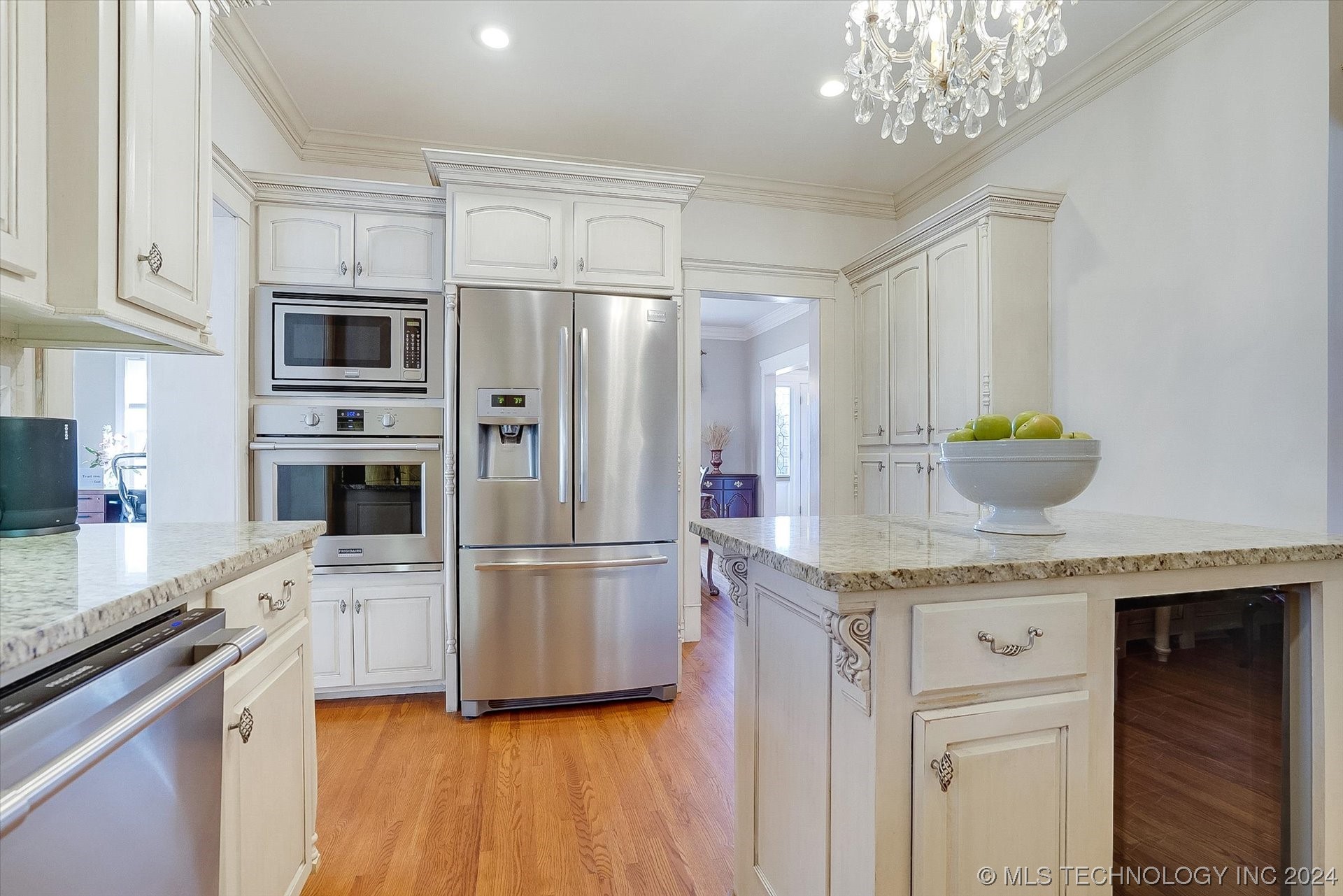 1253 E 27th Street