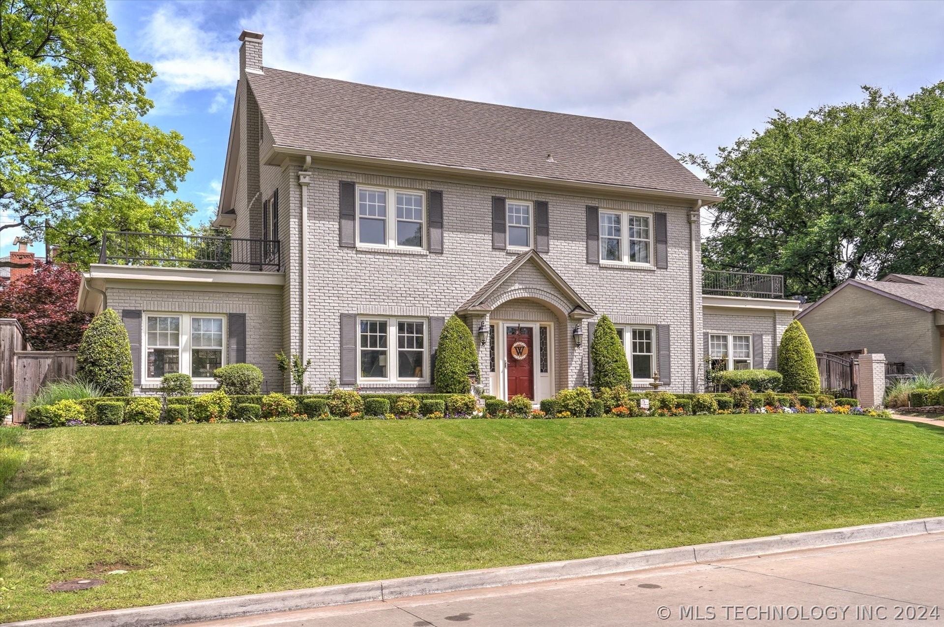 1253 E 27th Street