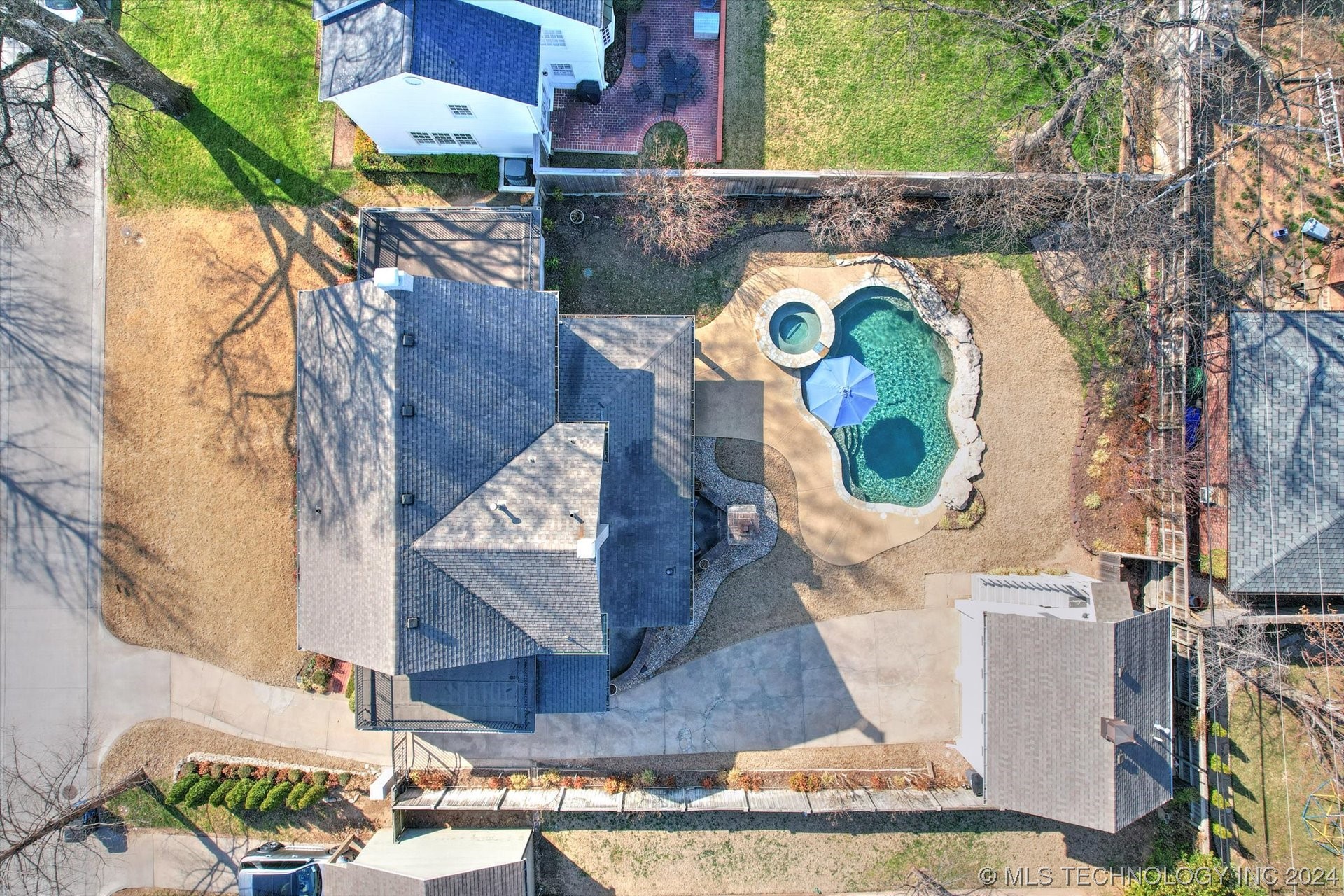 1253 E 27th Street