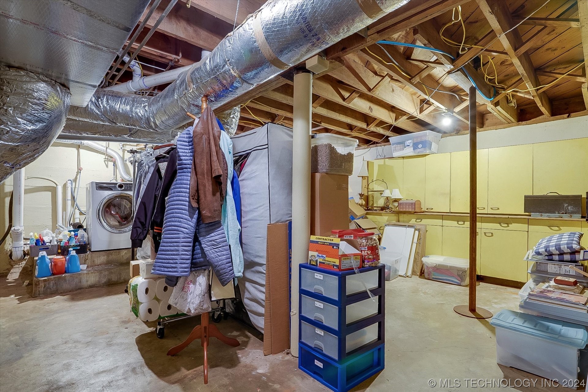 1253 E 27th Street