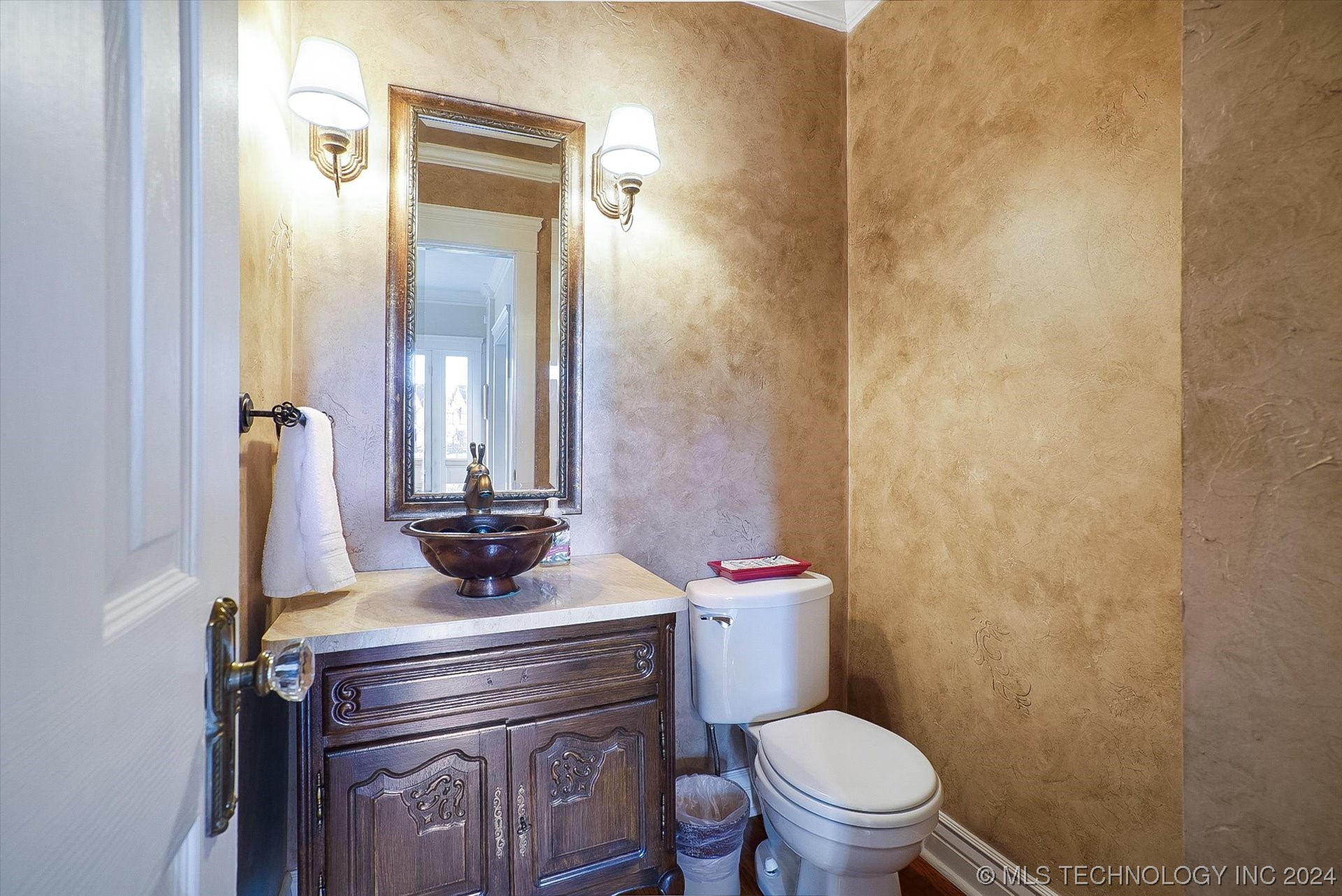 1253 E 27th Street
