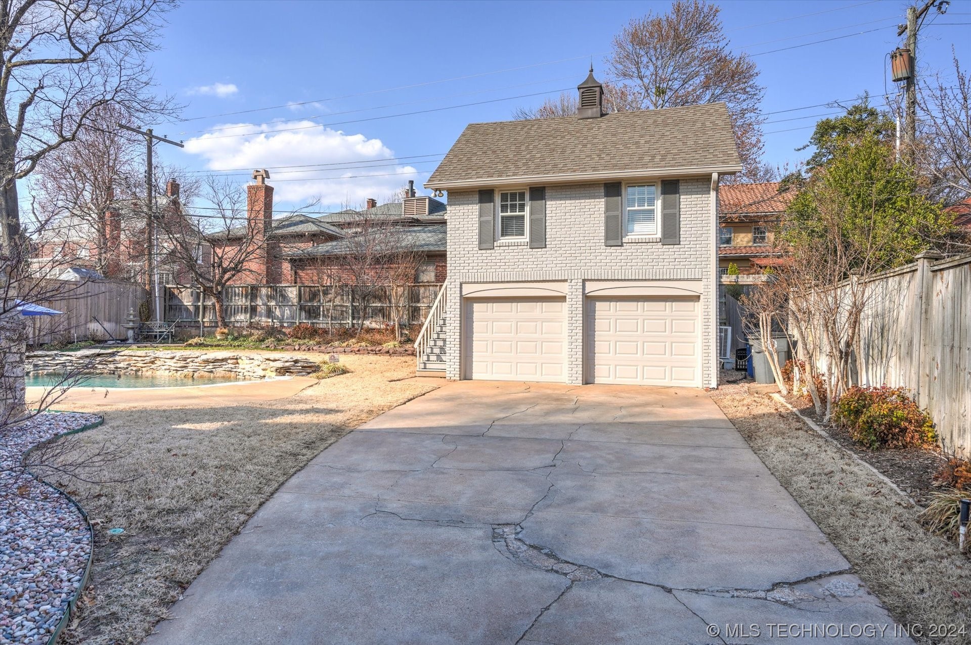 1253 E 27th Street