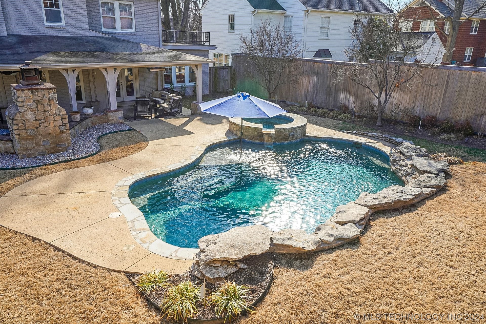 1253 E 27th Street