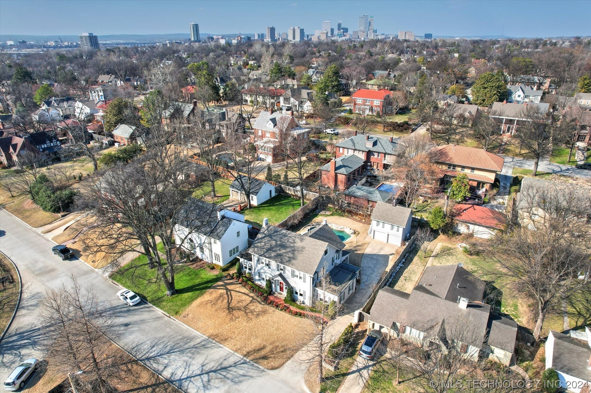 1253 E 27th Street