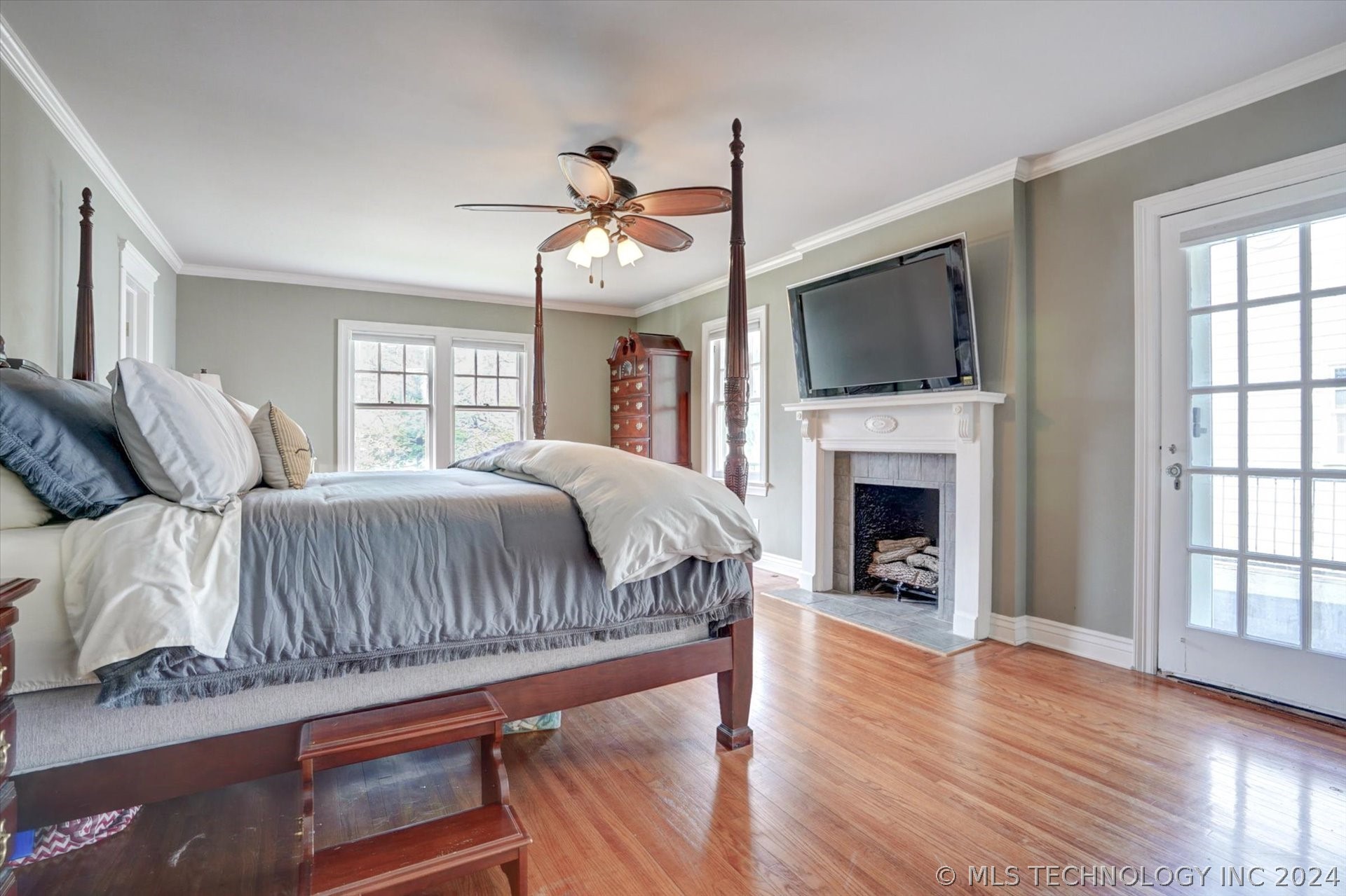 1253 E 27th Street