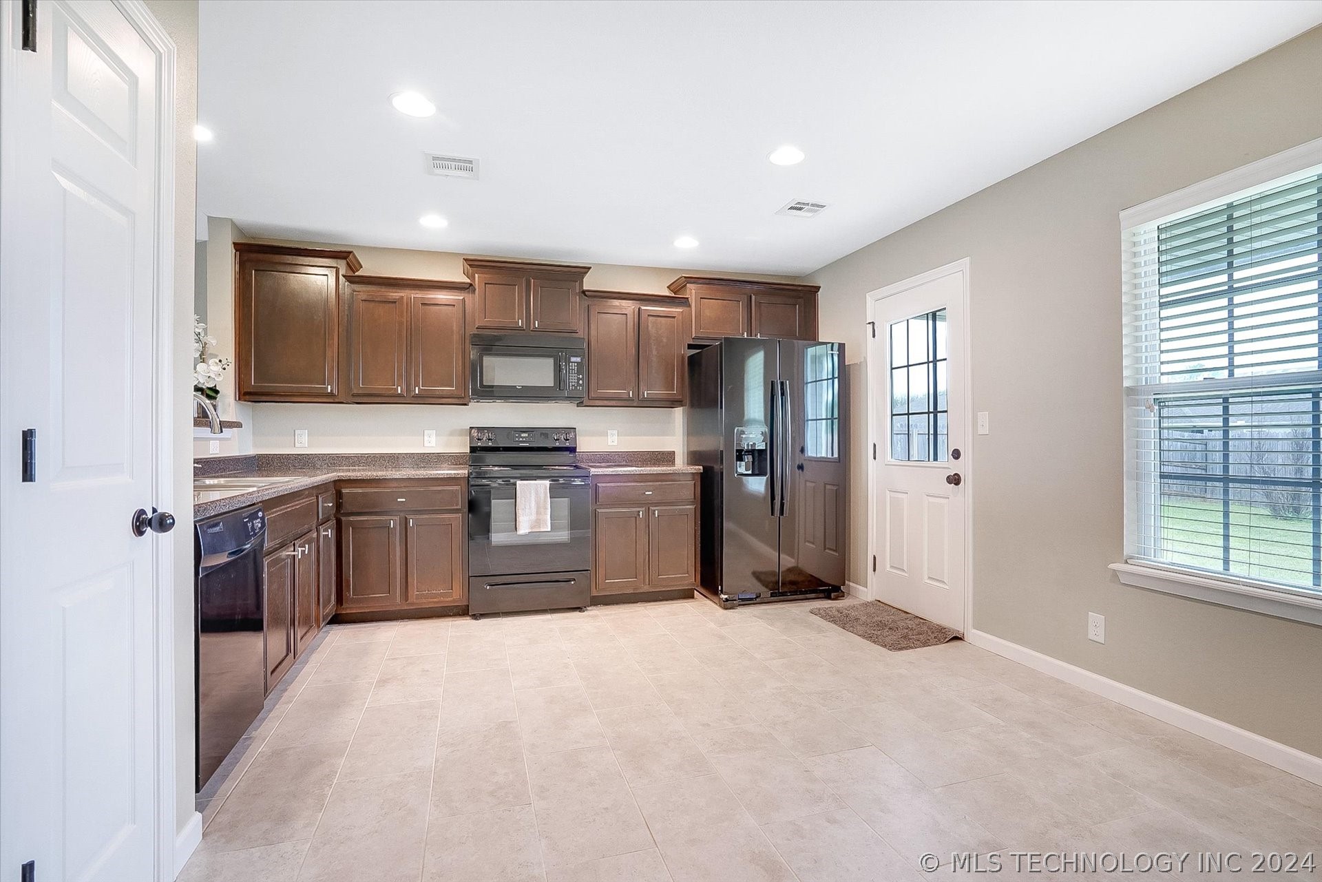 2704 W Decatur Street