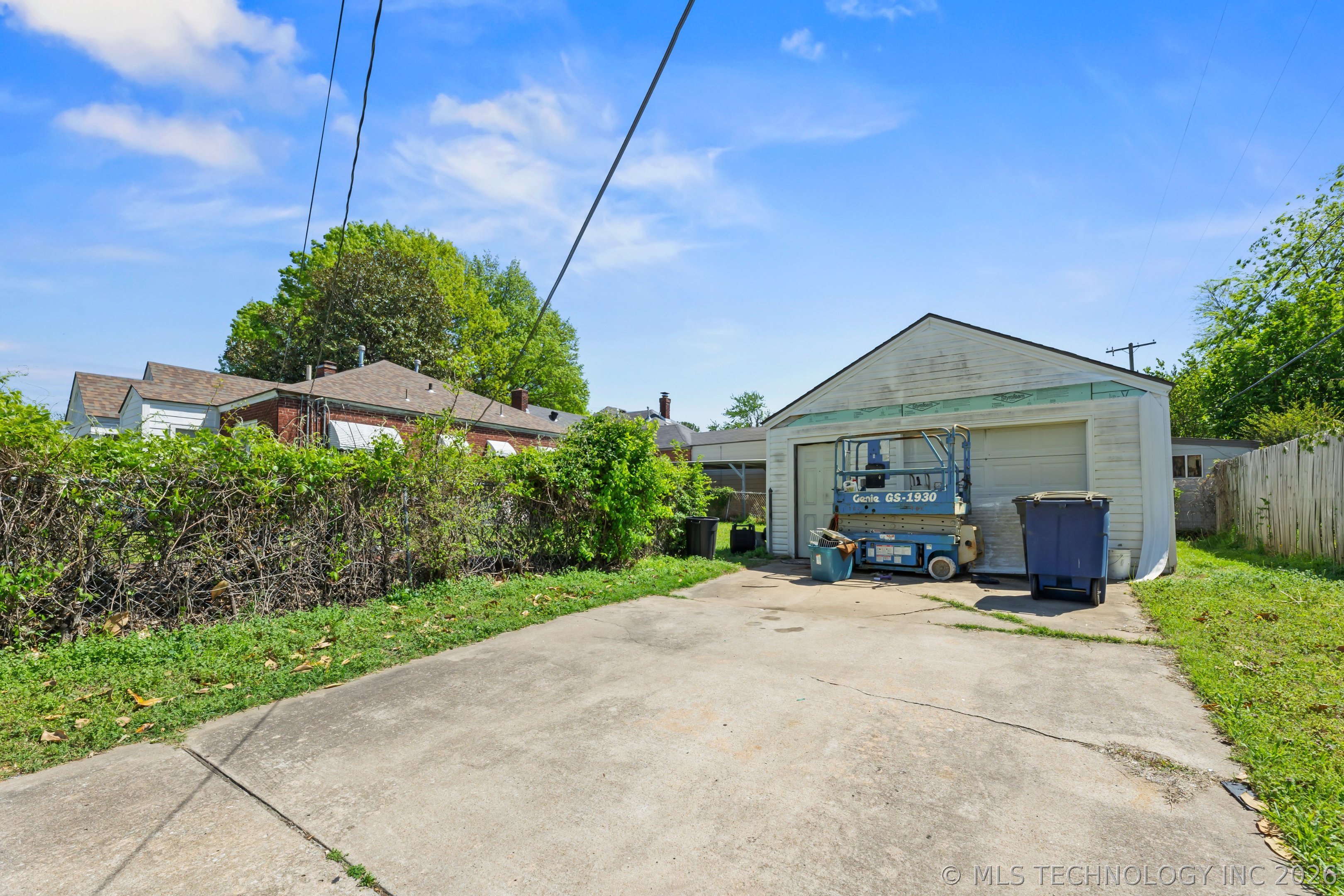 1402 S Jamestown Avenue