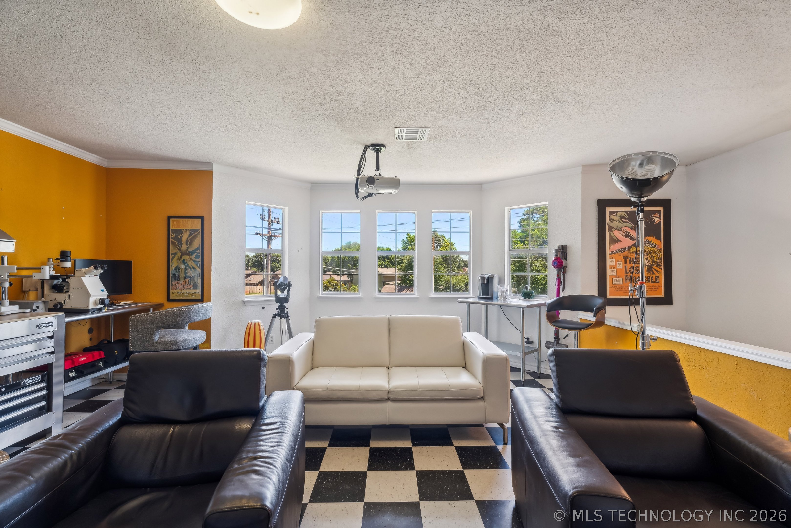 2200 W Vicksburg Street