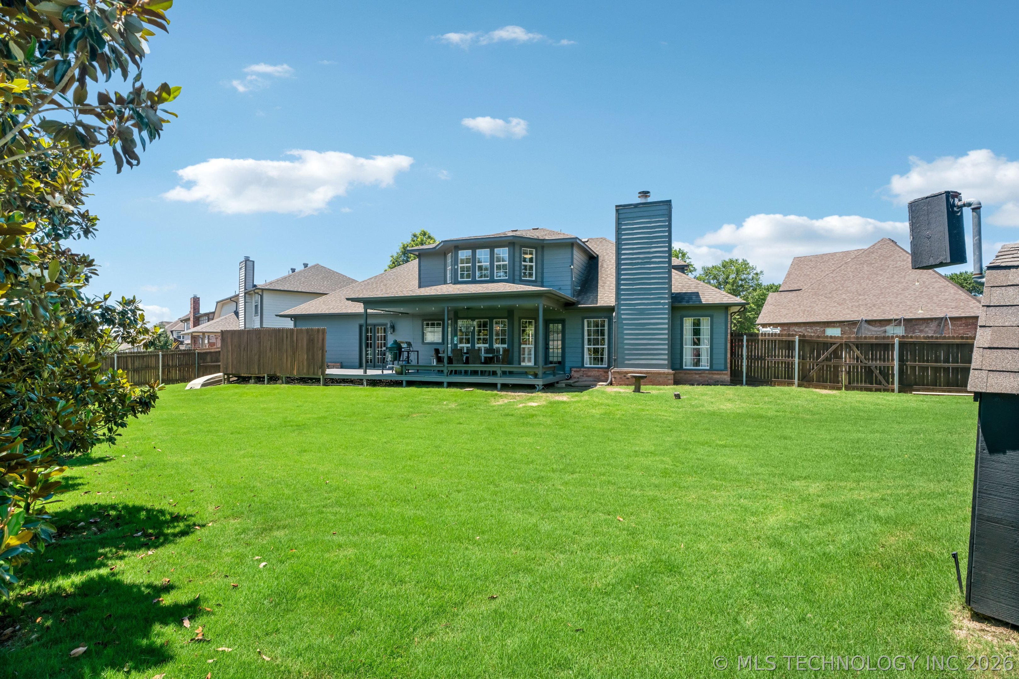 2200 W Vicksburg Street