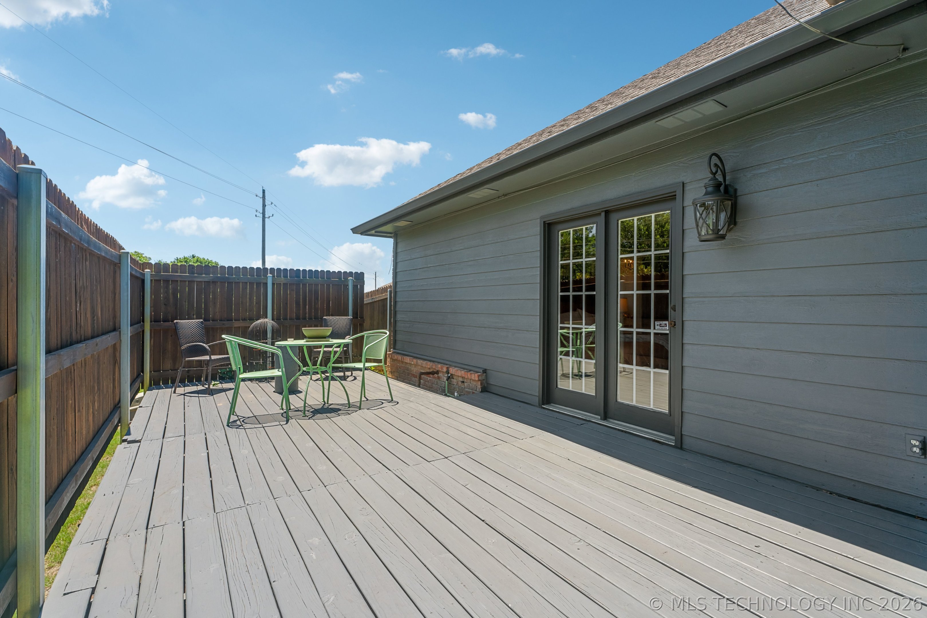 2200 W Vicksburg Street