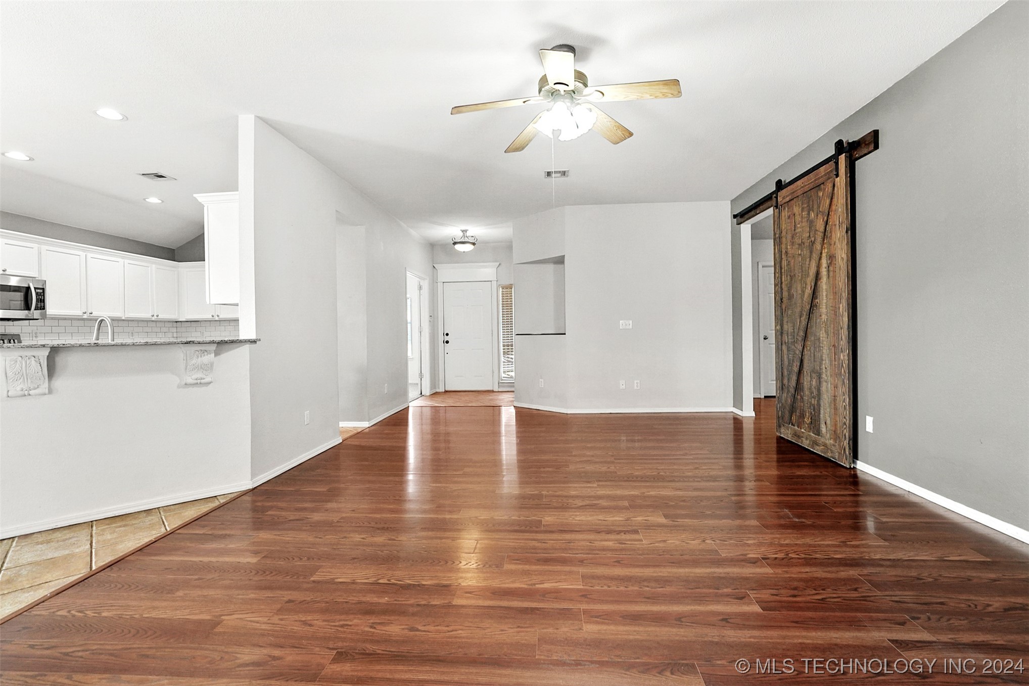 19529 E 46th Street S