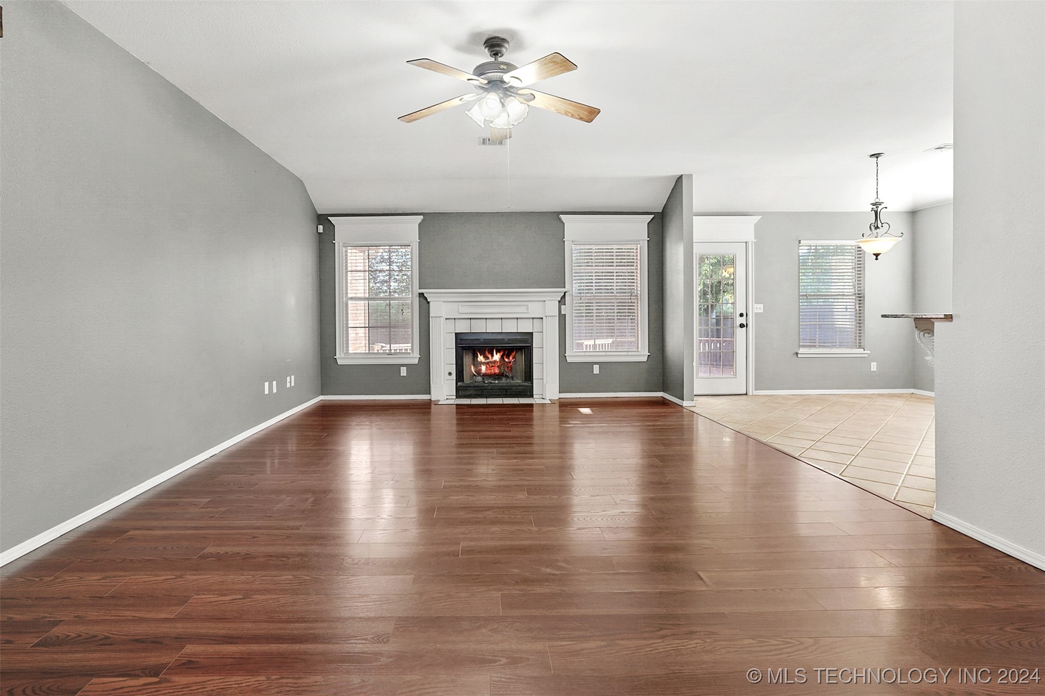 19529 E 46th Street S