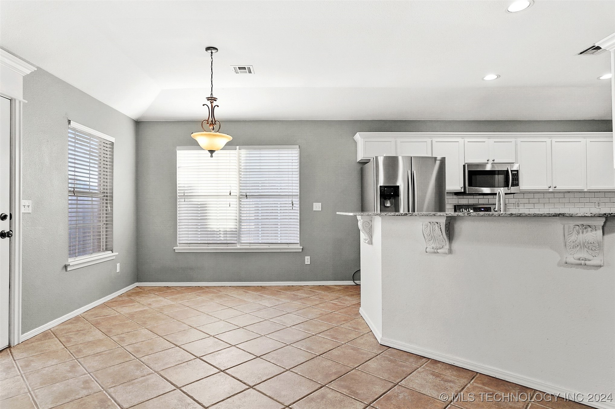 19529 E 46th Street S