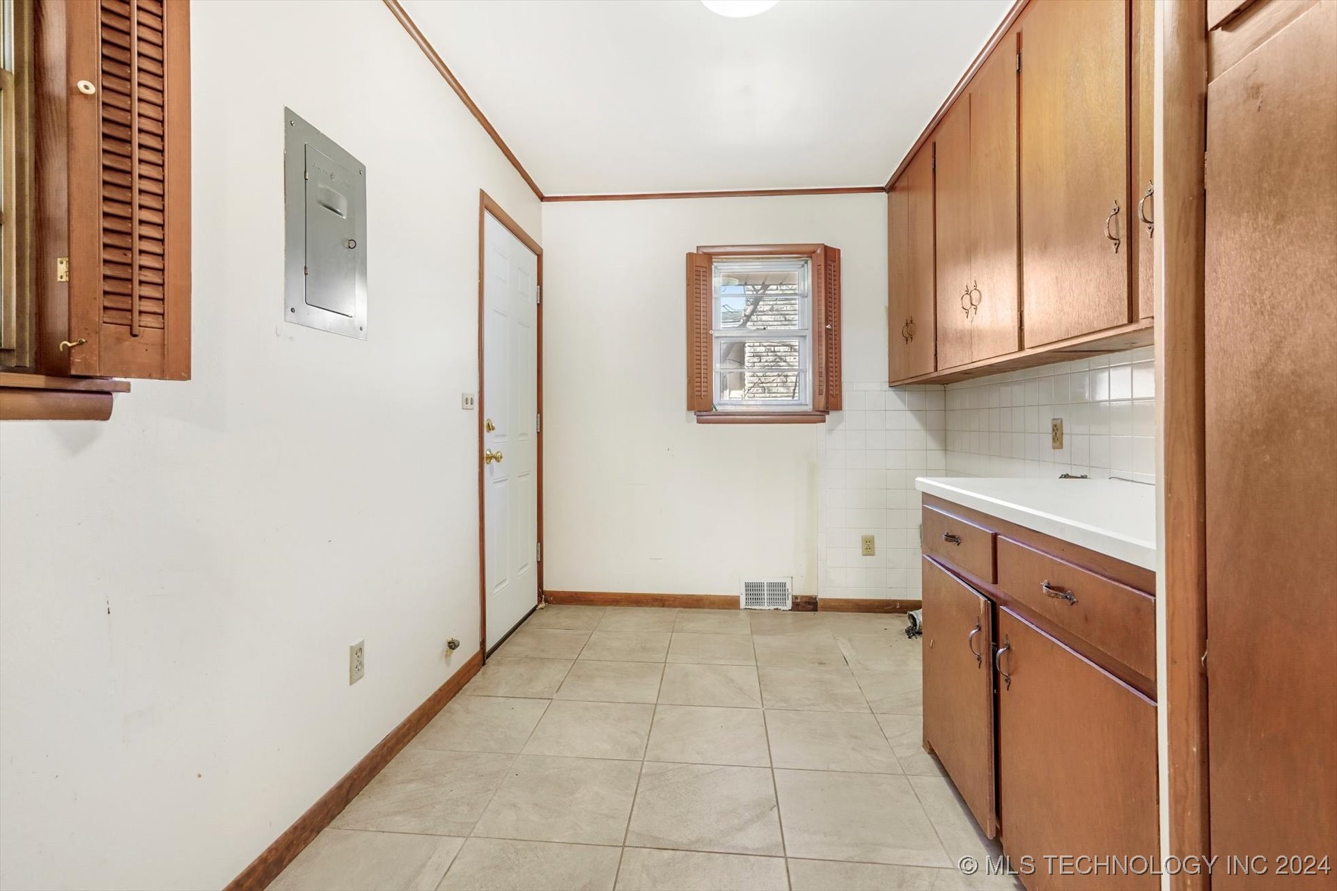 1706 W Latimer Place