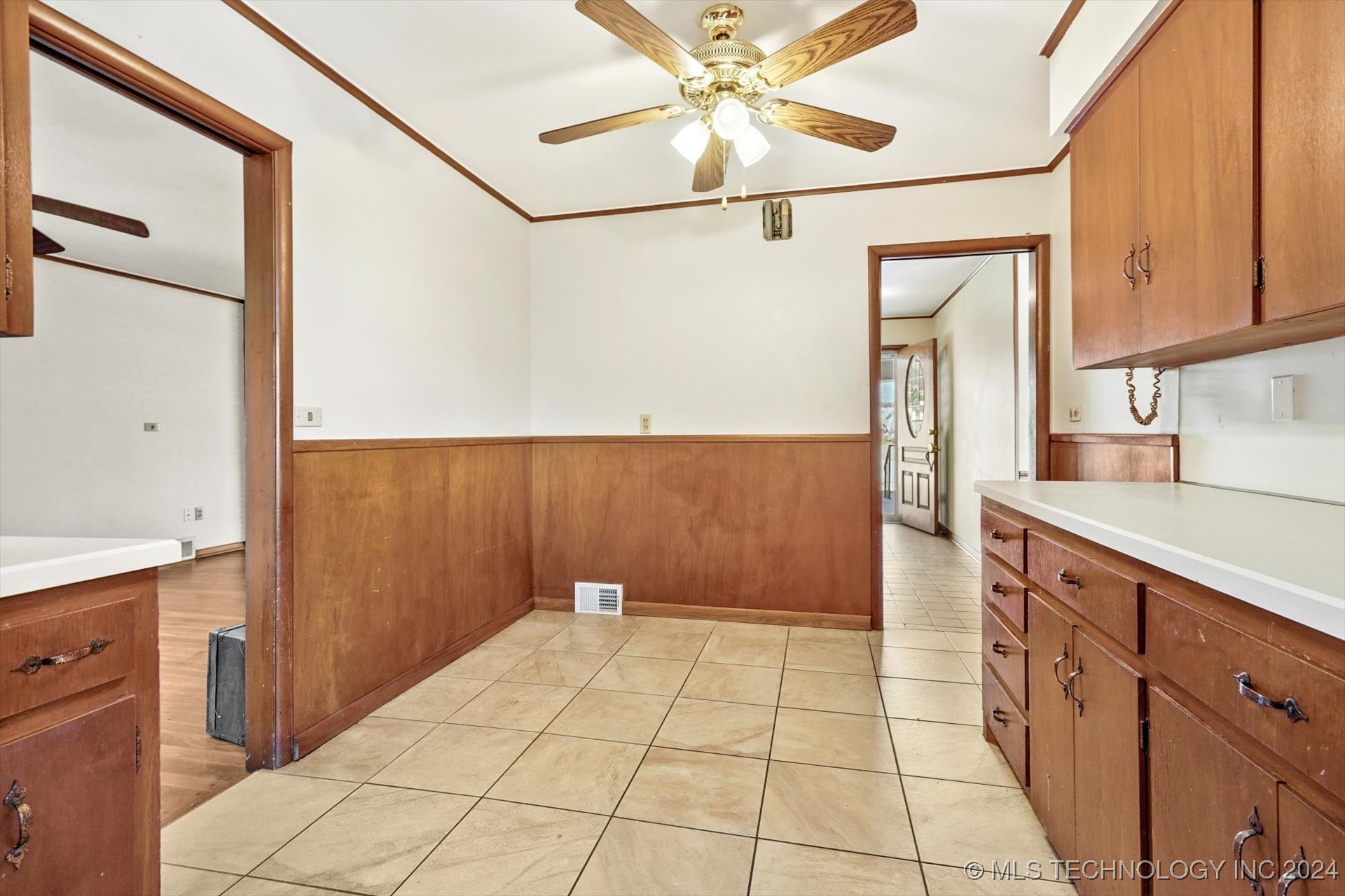 1706 W Latimer Place