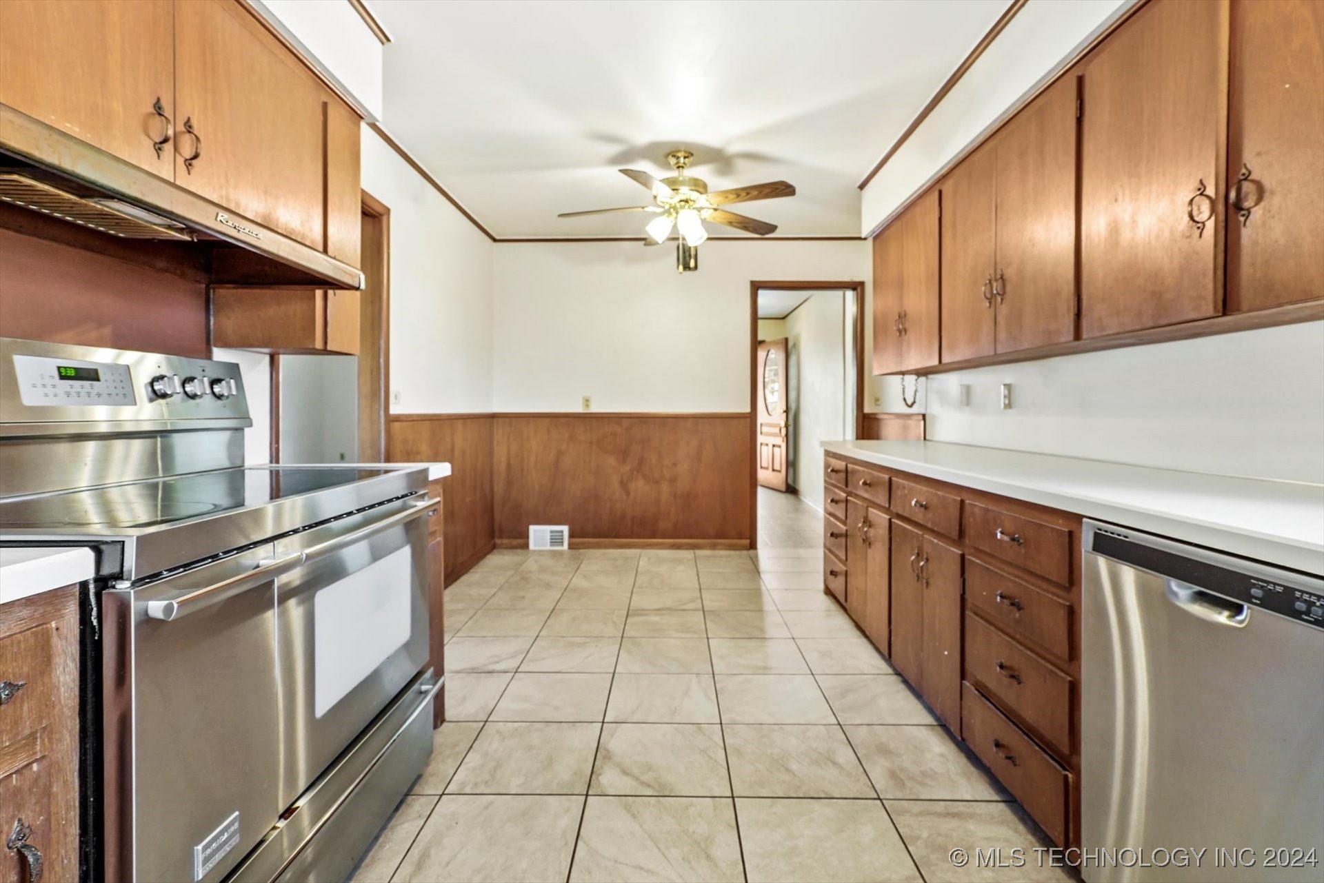 1706 W Latimer Place