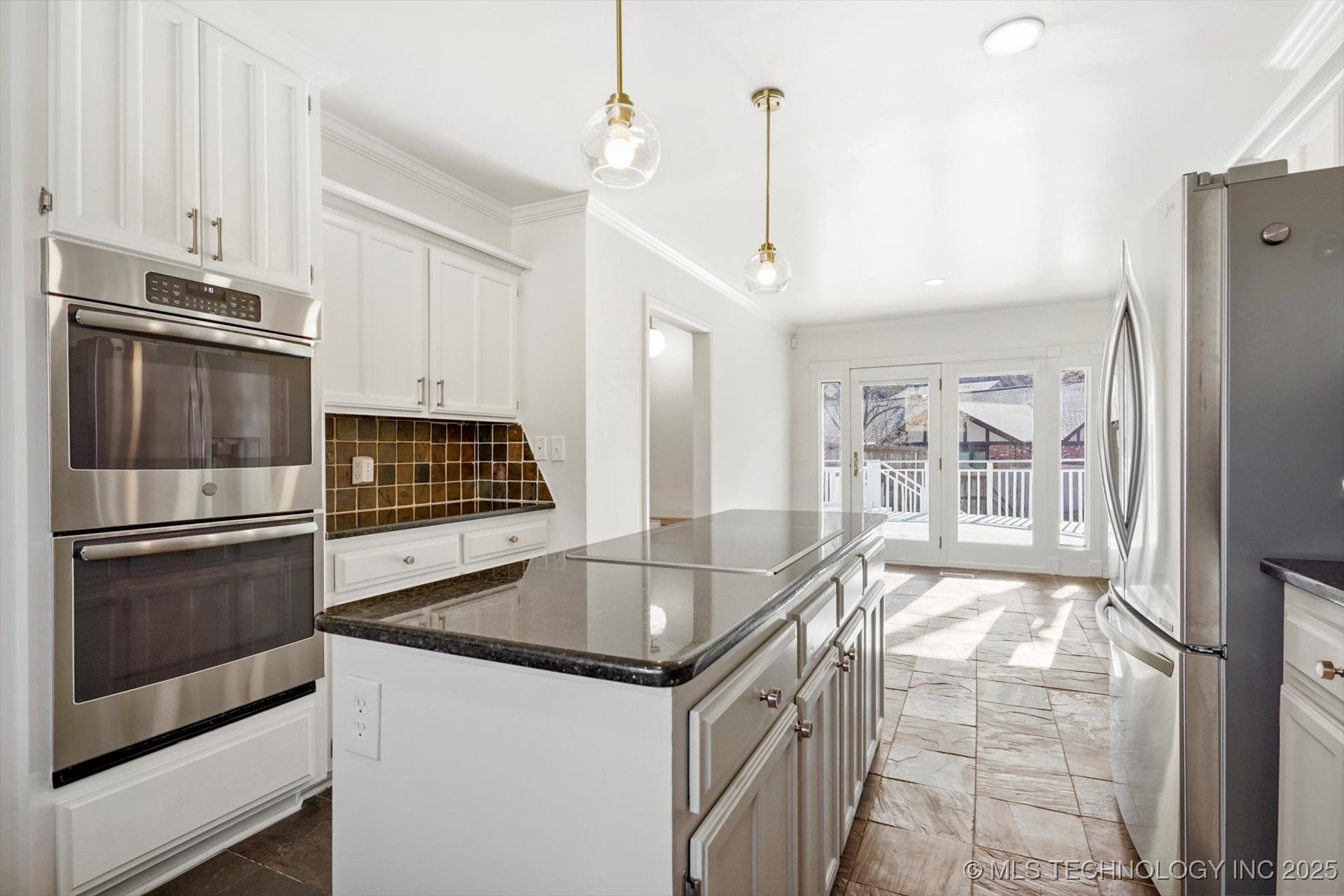 3434 E 75th Place