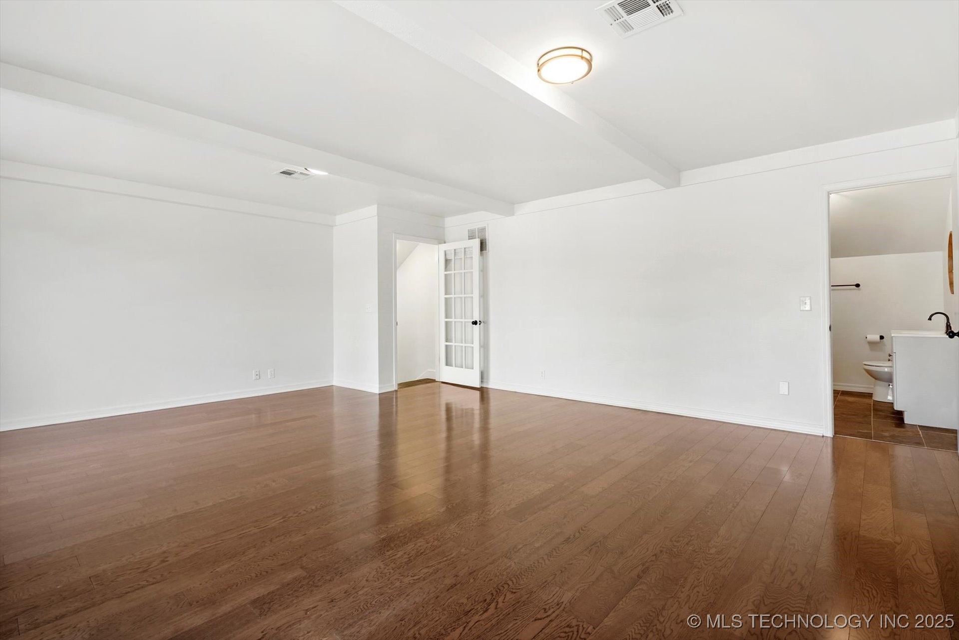 3434 E 75th Place