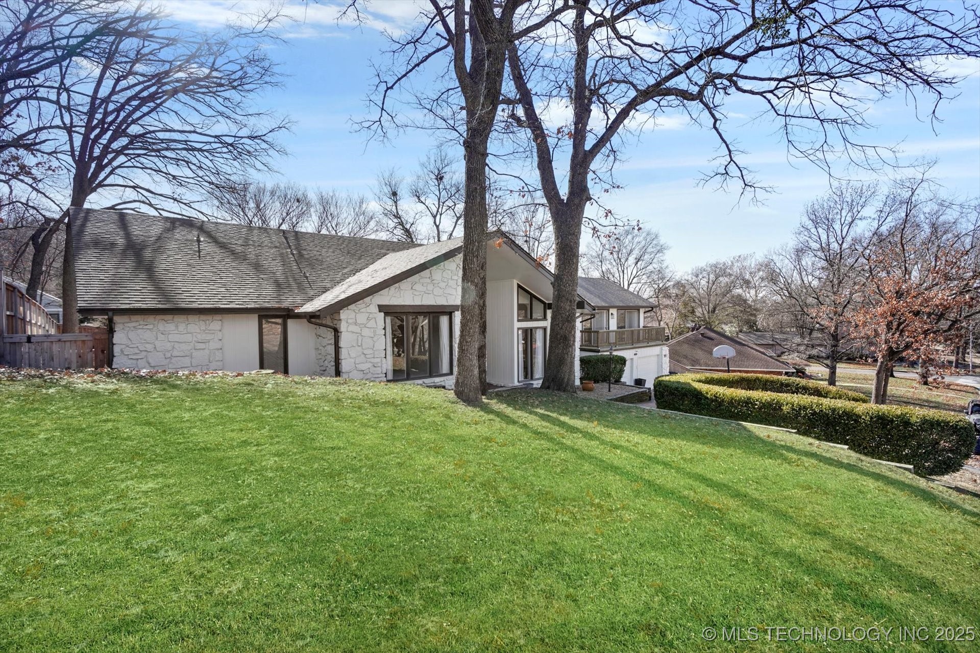 3434 E 75th Place