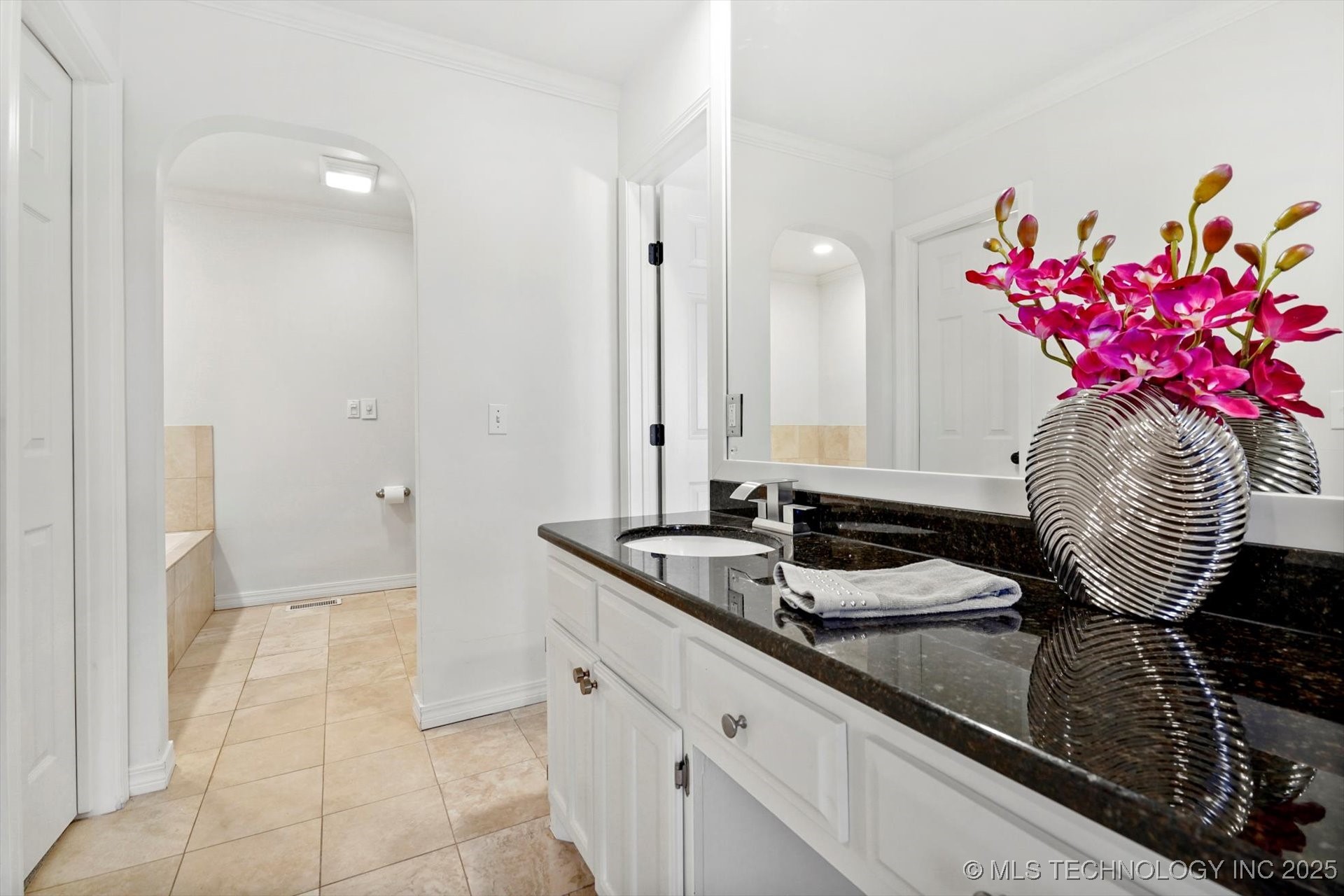 3434 E 75th Place