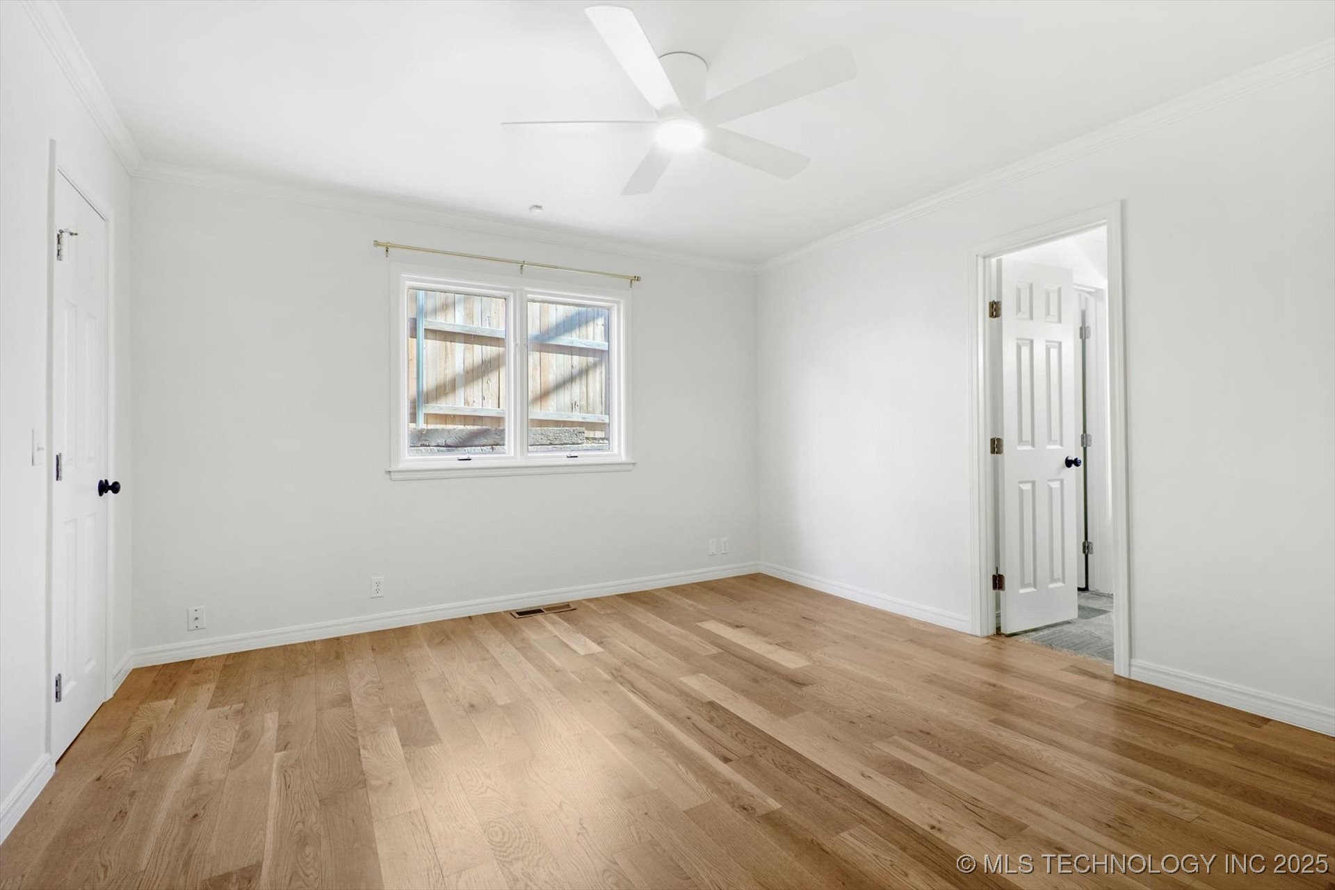 3434 E 75th Place